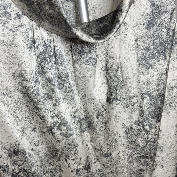 Ann Taylor 100% Silk Sleeveless Elegant Top Grey White Marble Sz Medium Petite - Picture 3 of 6